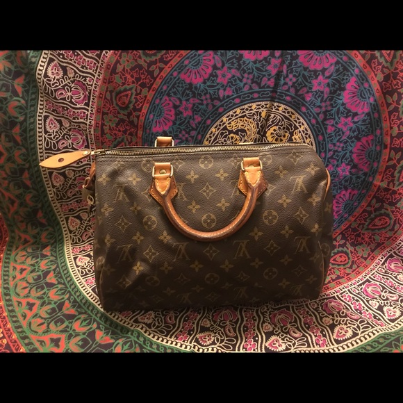 Louis Vuitton Handbags - Louis Vuitton Speedy 30. In good condition!